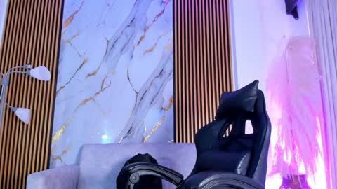 Julien online show from October 2025 03:34:01 PM