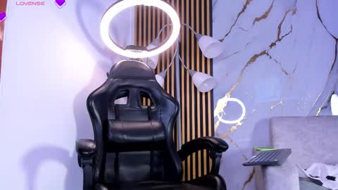 Julien online show from February 2026 09:28:02 AM