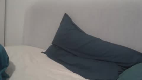 Julienl2l online show from March 2026 07:20:02 PM