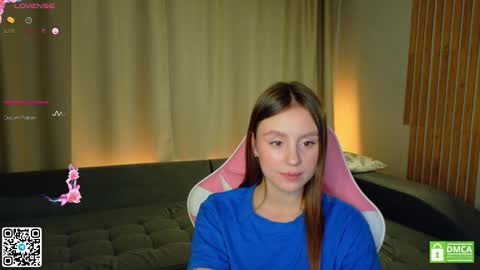 Snapshot of julieqt chatting on November 2025 12:32:02 AM julieqt online show from November 2025 12:32:02 AM