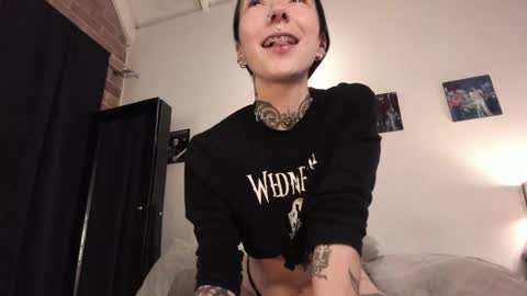 juliet_sourire online show from February 2025 01:32:01 AM