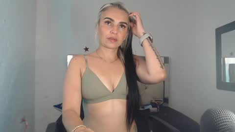 julieta__fox_ online show from January 2025 09:24:01 AM