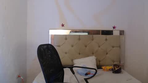 julieta__fox_ online show from February 2025 06:04:01 AM