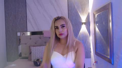 julieta__fox_ online show from February 2026 03:05:02 AM