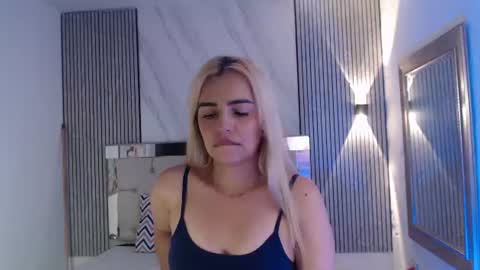 Snapshot of julieta__fox_ chatting on June 2026 07:15:01 PM julieta__fox_ online show from June 2026 07:15:01 PM