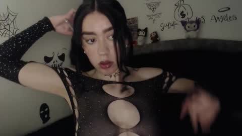 Snapshot of julieta_de_los_angeles chatting on January 2026 08:45:01 PM Julieta online show from January 2026 08:45:01 PM