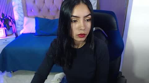 julieta_fn online show from November 2025 01:43:01 PM