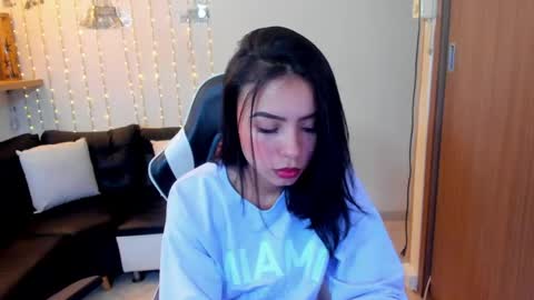 Snapshot of julieta_fn chatting on April 2026 02:53:01 PM julieta_fn online show from April 2026 02:53:01 PM