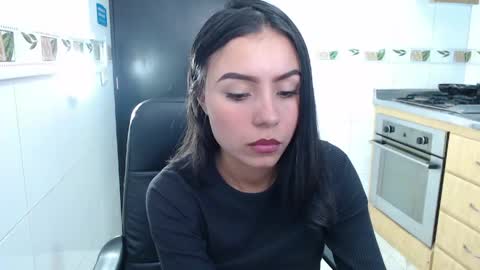Snapshot of julieta_fn chatting on April 2026 03:03:02 PM julieta_fn online show from April 2026 03:03:02 PM
