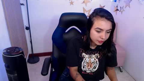 Snapshot of julieta_fn chatting on April 2026 02:44:02 PM julieta_fn online show from April 2026 02:44:02 PM