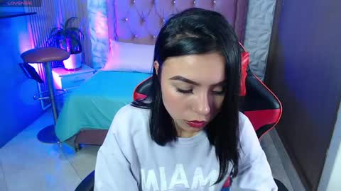 Snapshot of julieta_fn chatting on April 2026 03:27:02 PM julieta_fn online show from April 2026 03:27:02 PM