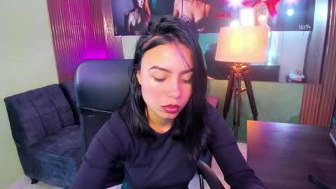 Snapshot of julieta_fn chatting on May 2026 03:30:02 PM julieta_fn online show from May 2026 03:30:02 PM