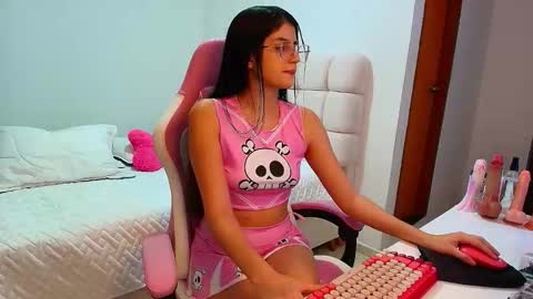 julieta_rose19 online show from November 2025 01:40:02 AM