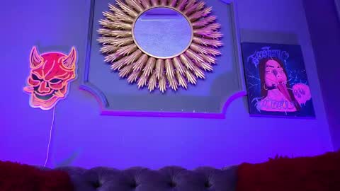 Snapshot of julieta_russell chatting on February 2025 12:01:02 PM Julieta online show from February 2025 12:01:02 PM