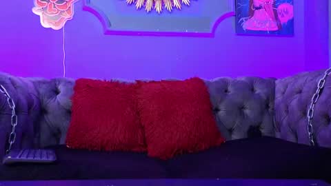 Snapshot of julieta_russell chatting on February 2025 09:31:01 PM Julieta online show from February 2025 09:31:01 PM