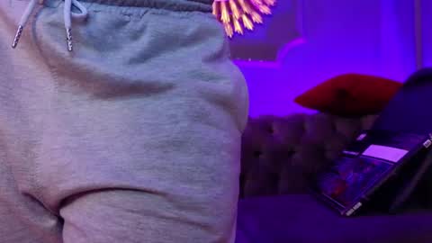 Snapshot of julieta_russell chatting on February 2025 12:37:01 PM Julieta online show from February 2025 12:37:01 PM