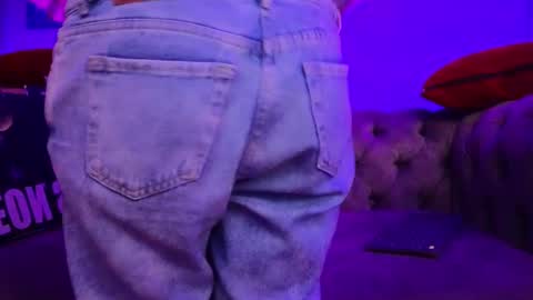 Snapshot of julieta_russell chatting on March 2025 12:17:01 PM Julieta online show from March 2025 12:17:01 PM