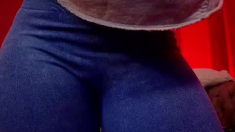 Snapshot of julieta_russell chatting on September 2025 12:08:02 PM Julieta online show from September 2025 12:08:02 PM