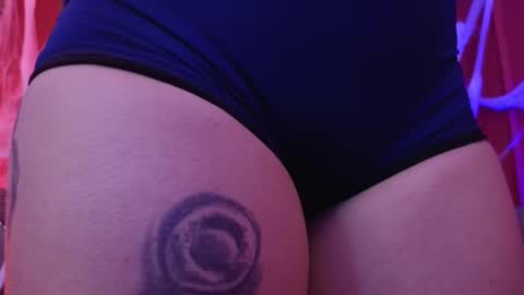 Snapshot of julieta_russell chatting on October 2025 12:17:01 PM Julieta online show from October 2025 12:17:01 PM