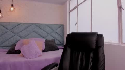 Julieta  online show from October 2025 12:35:01 PM