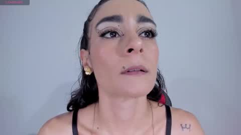 Snapshot of julietaserafelle chatting on November 2025 10:53:02 PM serafelle online show from November 2025 10:53:02 PM