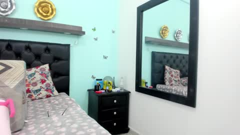 Snapshot of julieth_allen chatting on November 2025 10:59:02 PM julieth_allen online show from November 2025 10:59:02 PM