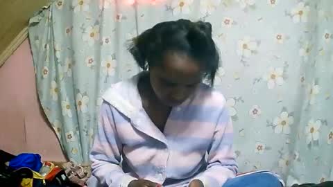 juliette9794 online show from September 2025 04:25:01 AM