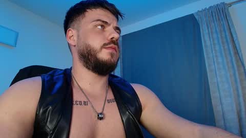 JULiUS   online show from December 2024 11:41:02 PM