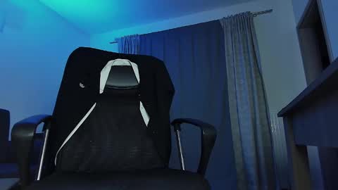 JULiUS   online show from December 2024 07:32:02 PM