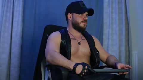 JULiUS   online show from January 2025 01:05:02 AM