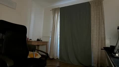 JULiUS   online show from February 2025 09:53:02 AM