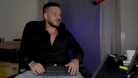 JULiUS   online show from September 2025 09:07:02 PM