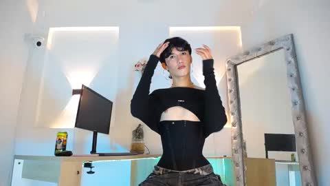 jullian online show from May 2026 10:37:01 PM