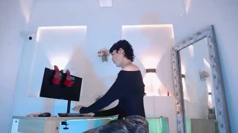 jullian online show from May 2026 10:30:02 PM