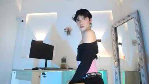 jullian online show from May 2026 10:03:01 PM