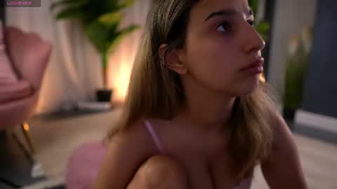 Snapshot of jullyfox chatting on June 2026 01:02:02 PM Foxy online show from June 2026 01:02:02 PM