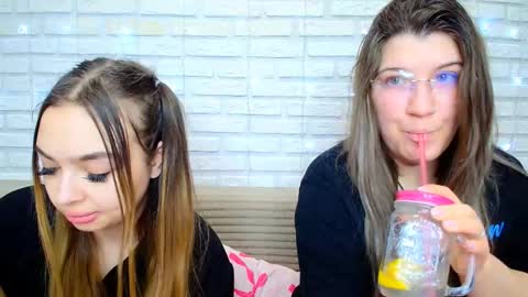 Snapshot of jullymood chatting on February 2026 01:42:02 AM DoubleCherry online show from February 2026 01:42:02 AM