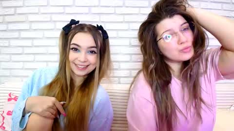 Snapshot of jullymood chatting on February 2026 04:52:02 AM DoubleCherry online show from February 2026 04:52:02 AM