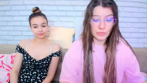 Snapshot of jullymood chatting on February 2026 07:19:01 AM DoubleCherry online show from February 2026 07:19:01 AM