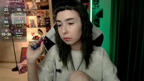 Snapshot of julscinamon chatting on September 2025 05:27:02 PM Baroness Von Cringe online show from September 2025 05:27:02 PM