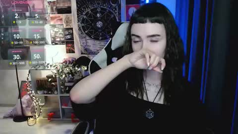 Snapshot of julscinamon chatting on November 2025 05:33:01 PM Baroness Von Cringe online show from November 2025 05:33:01 PM