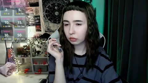 Snapshot of julscinamon chatting on November 2025 04:52:01 PM Baroness Von Cringe online show from November 2025 04:52:01 PM