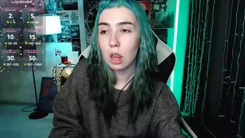 Snapshot of julscinamon chatting on February 2026 04:49:02 PM Baroness Von Cringe online show from February 2026 04:49:02 PM