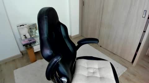 Snapshot of july_correa chatting on October 2025 11:35:01 PM july_correa online show from October 2025 11:35:01 PM