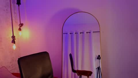 july_quinzel online show from May 2026 03:01:02 AM