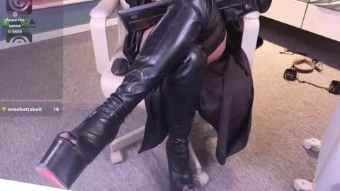 Snapshot of julya_parker chatting on February 2025 04:33:02 PM Julya Mistress online show from February 2025 04:33:02 PM