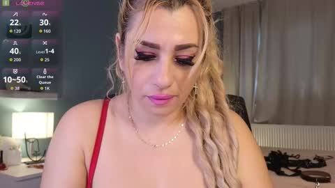 Snapshot of julya_parker chatting on October 2025 06:56:01 AM Julya Mistress online show from October 2025 06:56:01 AM