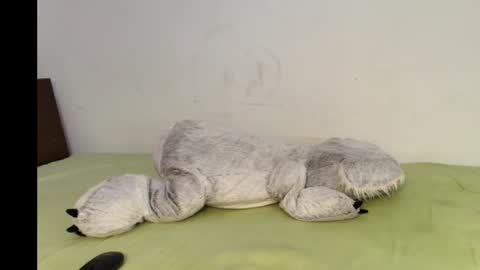 Julyana online show from November 2025 09:00:02 PM