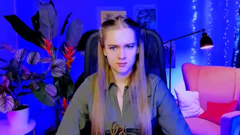 Snapshot of junewoods chatting on March 2026 07:03:02 AM junewoods online show from March 2026 07:03:02 AM