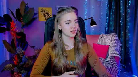 Snapshot of junewoods chatting on March 2026 09:26:01 AM junewoods online show from March 2026 09:26:01 AM